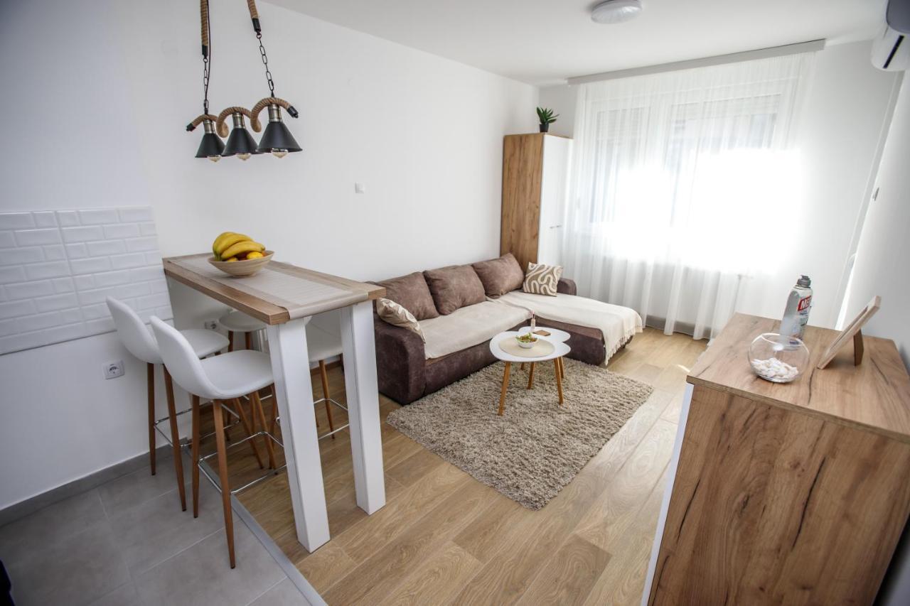 Apartman Minja ซูโบติกา ภายนอก รูปภาพ